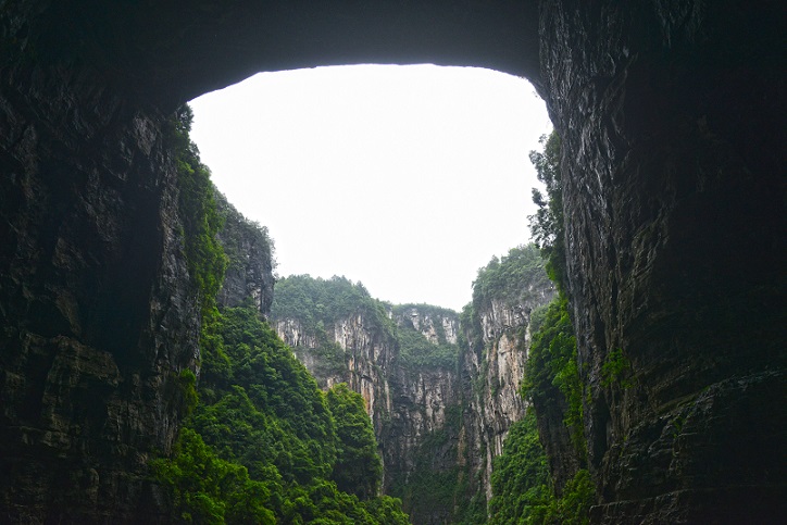 「世界のすごい洞窟総特集」 【旅の大事典】